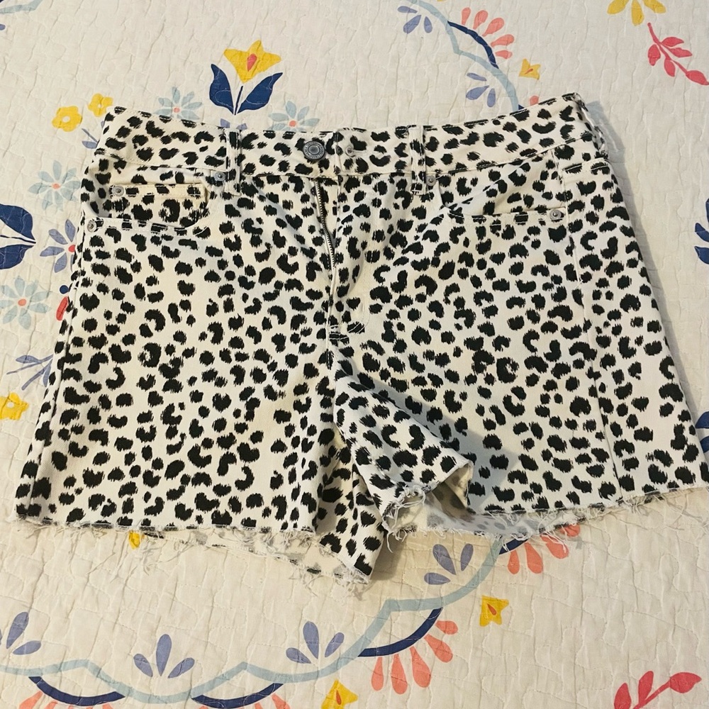 Leopard print shorts AE